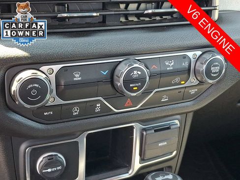 Used 2024 Jeep Wrangler Unlimited Sport AWD/4WD image 15