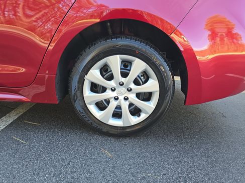 Used 2025 Toyota Corolla LE w/ Convenience Package image 33