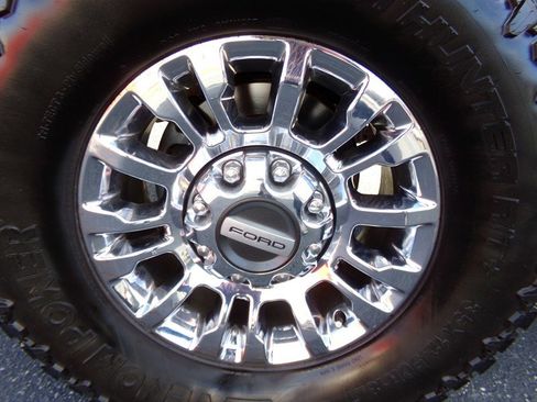 Used 2021 Ford F250 XLT w/ XLT Premium Package AWD/4WD image 24
