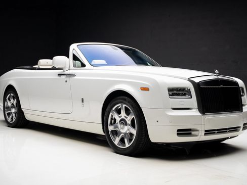 Used 2013 Rolls-Royce Phantom Drophead Coupe RWD image 4
