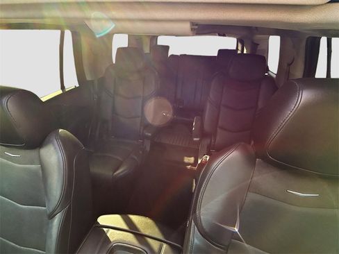 Used 2020 Cadillac Escalade Luxury image 23