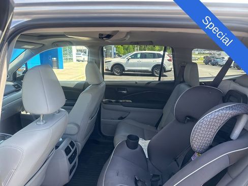 Used 2021 Honda Pilot Touring image 6
