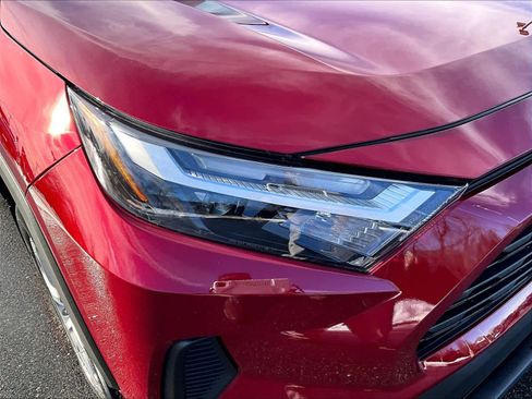 Certified 2024 Toyota RAV4 LE image 33