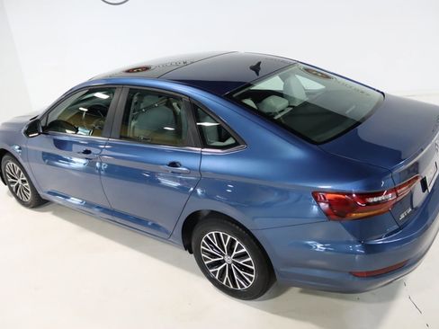 Used 2019 Volkswagen Jetta SE w/ Cold Weather Package image 15