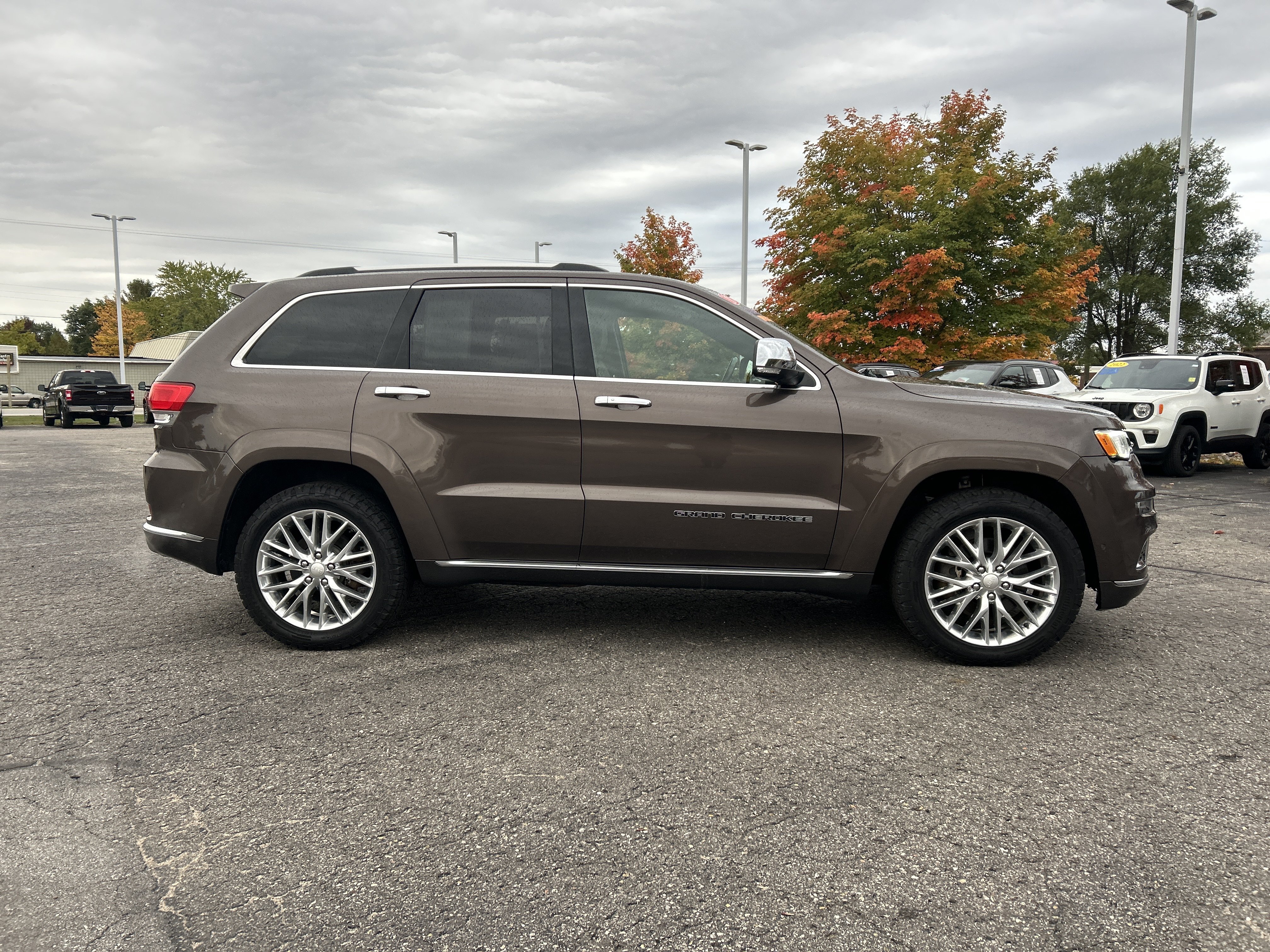 Used 2018 Jeep Grand Cherokee Summit w/ Skid Plate Group AWD/4WD image 2