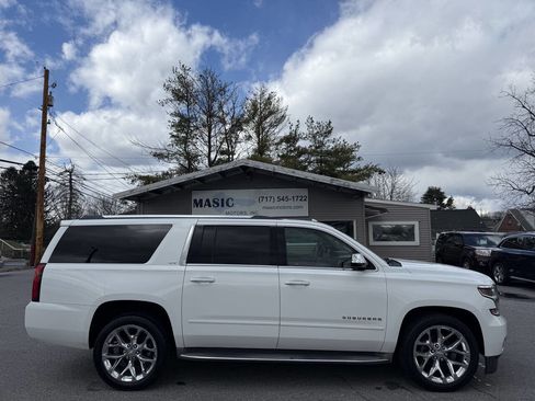 Used 2016 Chevrolet Suburban LTZ image 3