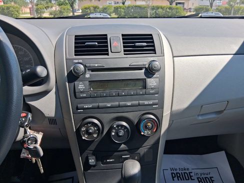 Used 2010 Toyota Corolla LE FWD image 18