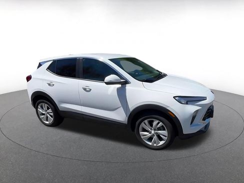 Used 2025 Buick Encore GX Preferred FWD image 2
