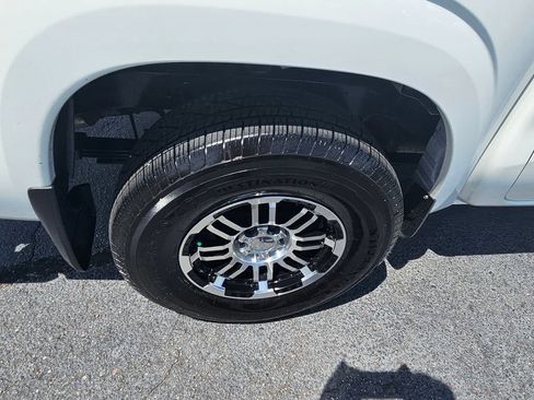 Used 2022 Nissan Frontier S w/ Technology Package RWD image 9