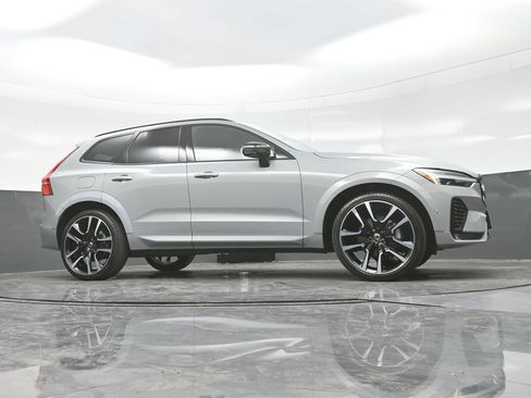 Used 2024 Volvo XC60 B5 Ultimate w/ Protection Package Premier AWD/4WD image 31