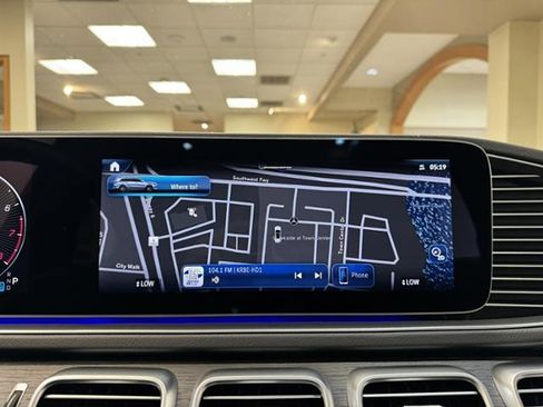 Certified 2025 Mercedes-Benz GLS 450 4MATIC image 15