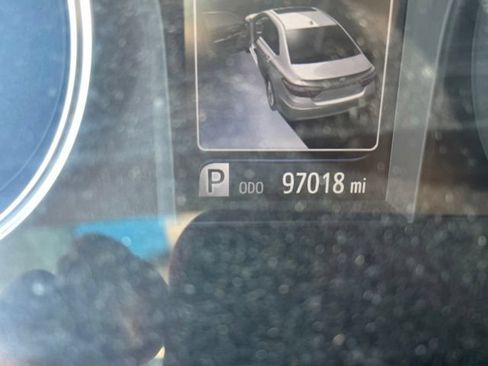 Used 2017 Toyota Camry XLE w/ Moonroof Package FWD image 15