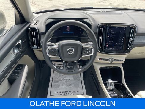 Used 2023 Volvo XC40 B5 Ultimate w/ Protection Package Premier AWD/4WD image 11