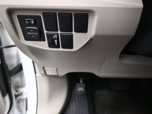Used 2014 Toyota Prius Two FWD image 15