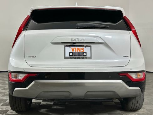 Used 2023 Kia Niro EX Touring FWD image 27