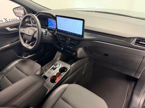 Used 2024 Ford Escape ST-Line w/ Tech Pack #1 AWD/4WD image 18