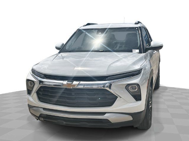 Used 2025 Chevrolet TrailBlazer LT AWD/4WD image 1
