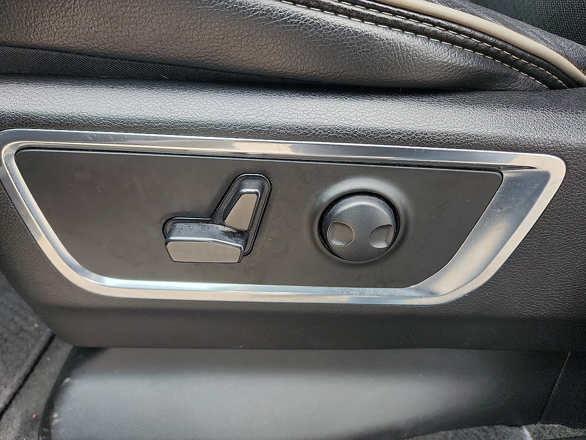Used 2024 RAM 1500 Laramie RWD image 18
