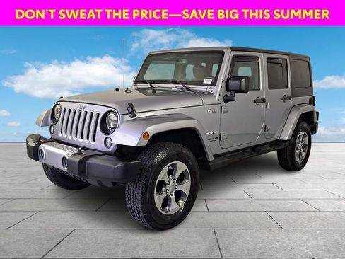 Used 2016 Jeep Wrangler Unlimited Sahara w/ Dual Top Group AWD/4WD image 4