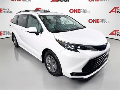 Used 2025 Toyota Sienna XLE