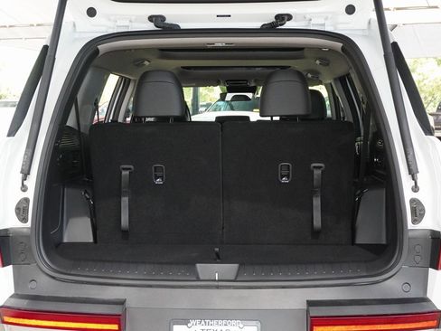 Used 2025 Hyundai Santa Fe Limited image 31