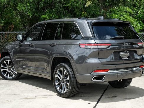 Used 2022 Jeep Grand Cherokee Overland w/ Luxury Tech Group IV RWD image 20