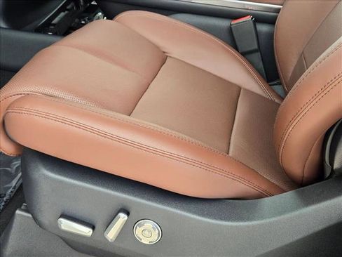 New 2025 Lincoln Navigator Reserve image 4