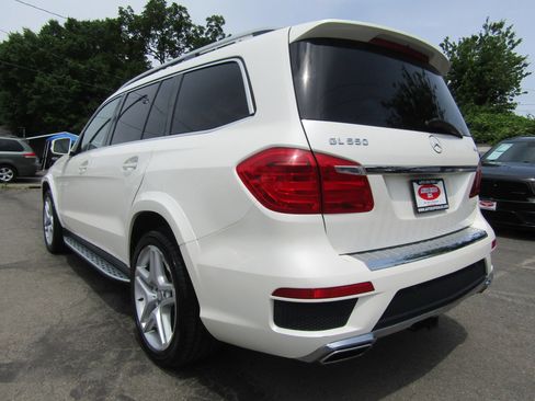 Used 2015 Mercedes-Benz GL 550 4MATIC image 5