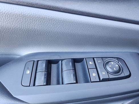 Used 2023 Toyota Prius LE image 16