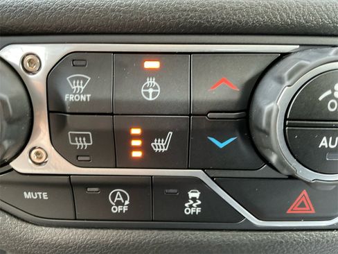 New 2025 Jeep Gladiator Sport image 25