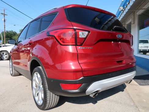 Used 2019 Ford Escape Titanium FWD image 7