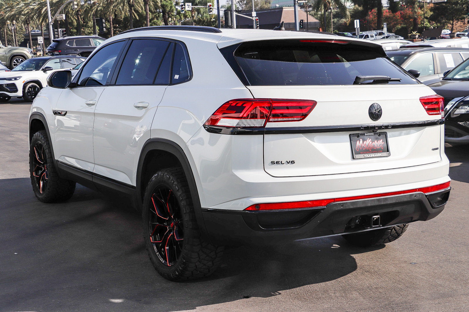 Used 2023 Volkswagen Atlas Cross Sport SEL AWD/4WD image 8