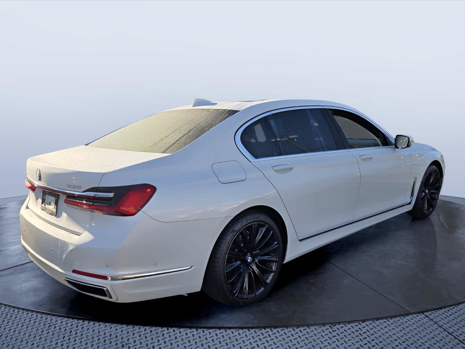 Used 2020 BMW 750i xDrive w/ Executive Package AWD/4WD image 3