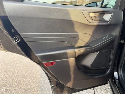 Used 2022 Ford Escape SE w/ Cold Weather Package image 25