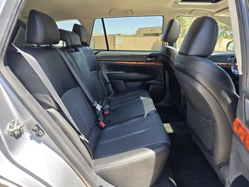 Used 2012 Subaru Outback 3.6R Limited w/ Moonroof Pkg AWD/4WD image 19