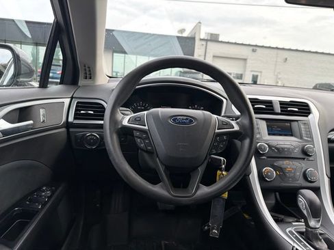 Used 2014 Ford Fusion SE FWD image 10