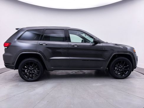 Used 2021 Jeep Grand Cherokee Laredo X image 40