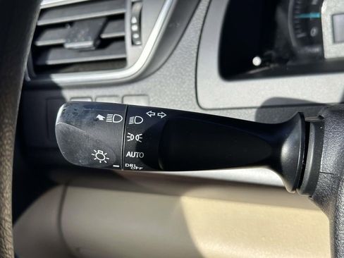 Used 2015 Toyota Camry LE image 30