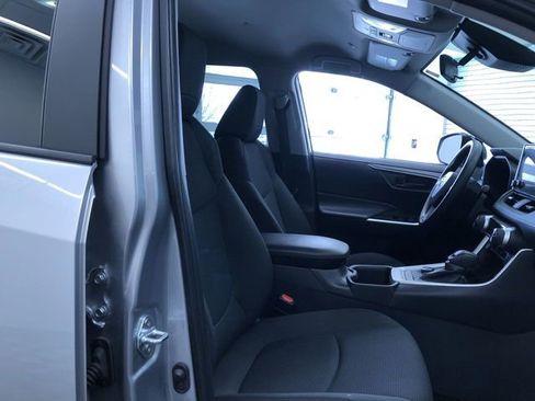 Certified 2025 Toyota RAV4 LE AWD/4WD image 21