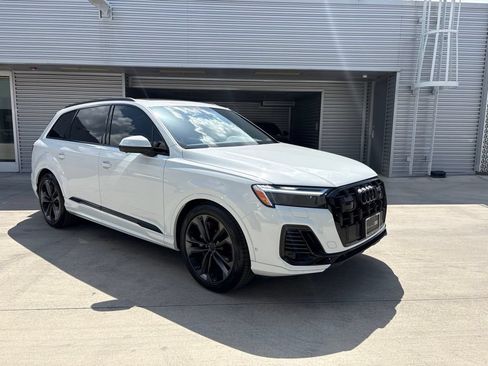 Certified 2026 Audi Q7 3.0T Premium Plus w/ Premium Plus Package AWD/4WD image 3