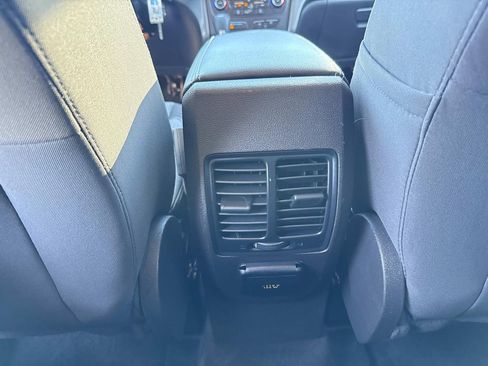 Used 2017 Ford Escape SE w/ Equipment Group 201A image 21