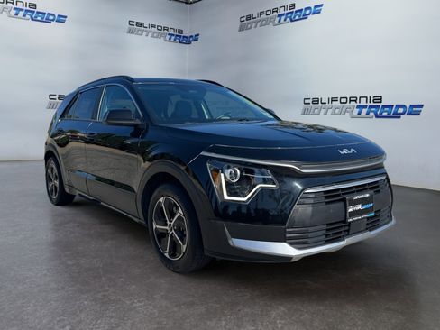 Used 2023 Kia Niro EX FWD image 3