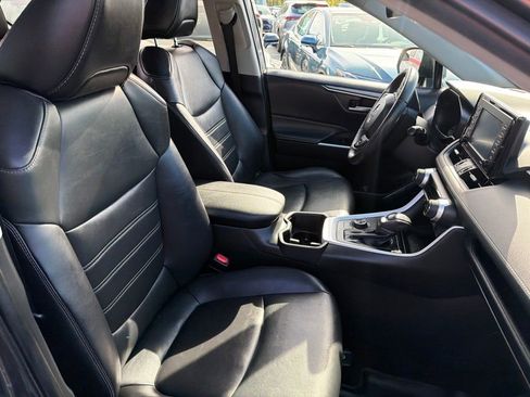 Certified 2022 Toyota RAV4 XLE Premium AWD/4WD image 10
