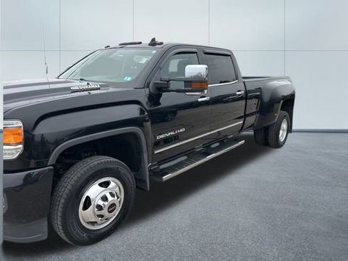 Used 2019 GMC Sierra 3500 Denali w/ Duramax Plus Package image 3