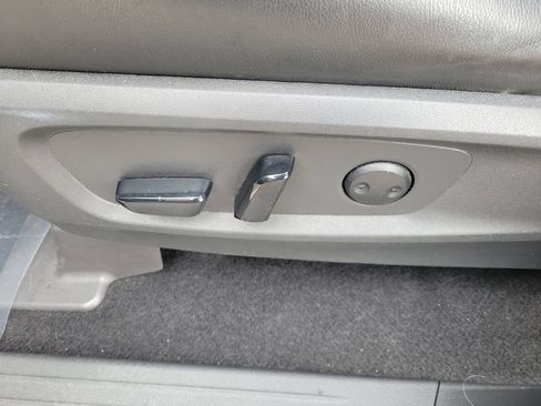Used 2022 Nissan Pathfinder SL FWD image 17