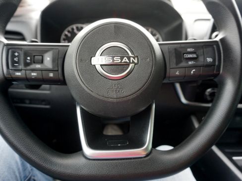 Used 2023 Nissan Rogue S image 14