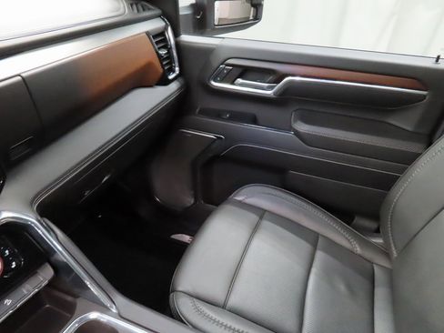 Used 2024 GMC Sierra 3500 Denali w/ Denali Reserve Package image 32