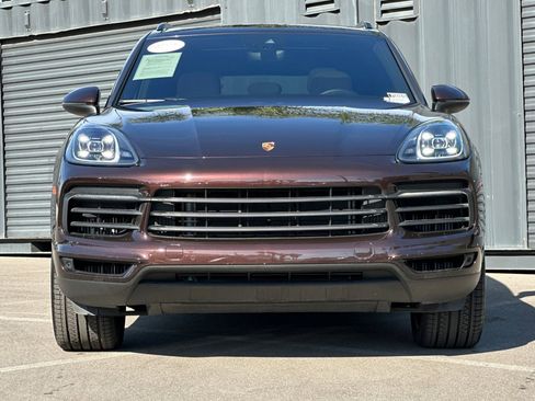 Used 2023 Porsche Cayenne Platinum Edition image 11