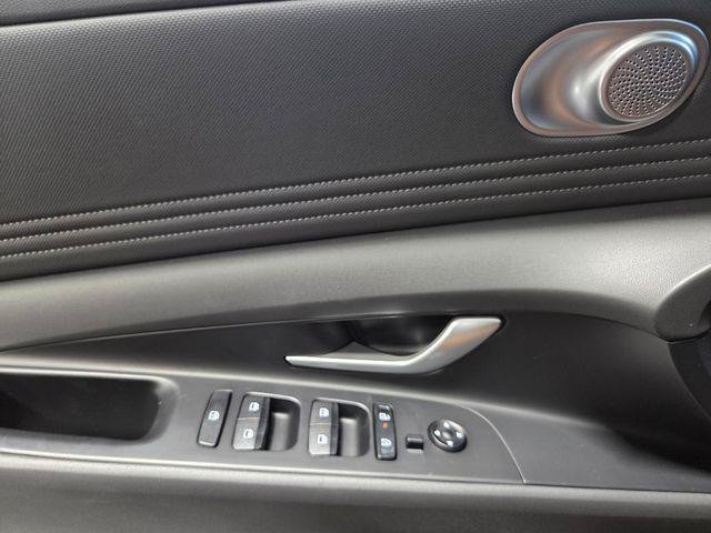 New 2026 Hyundai Elantra Limited FWD image 25