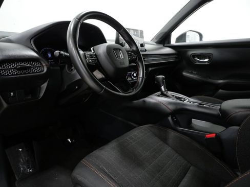 Used 2025 Honda HR-V Sport image 11